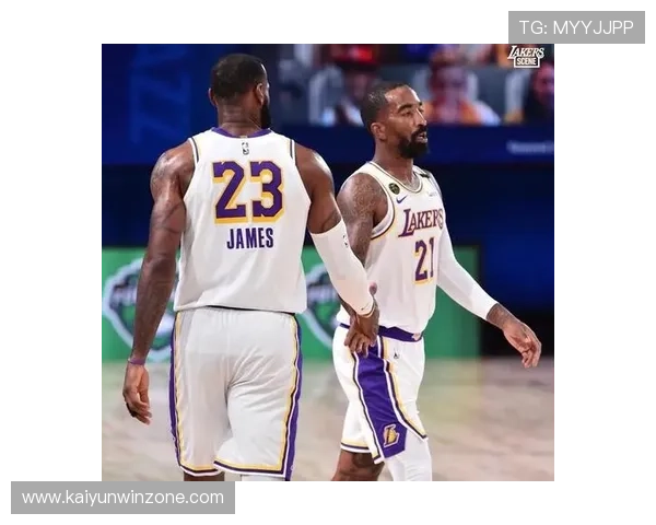 湖人队新赛季阵容大变动 詹姆斯与戴维斯联手打造强势攻防体系